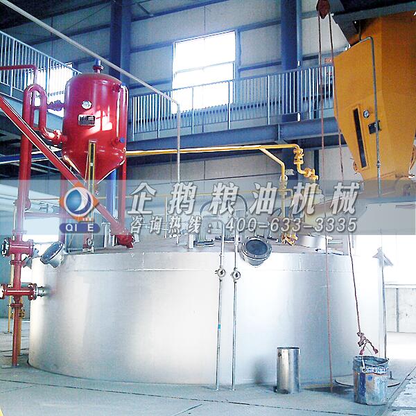 茶籽餅浸出油設(shè)備,企鵝糧油好用不貴(圖1) 茶籽餅浸出設(shè)備